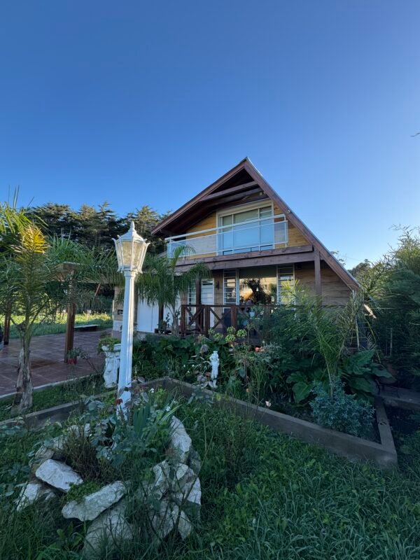Chalet zona “Golf Los Acantilados”